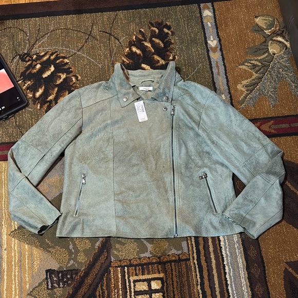 Maurices Green Cropped Jacket with Suede-Like Finish‎ - Picture 1 of 11